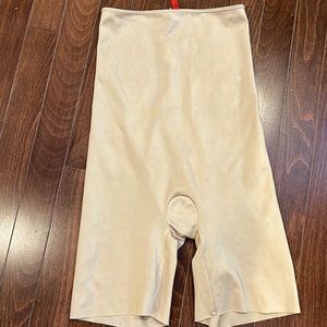 Spanx Shapewear Shorts in lovely nude